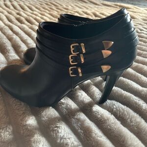 Fioni Black Heeled Ankle Boots